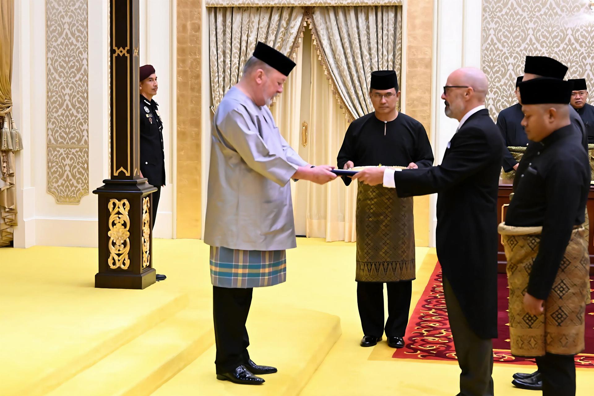 Presentazione Lettere Credenziali Amb Langella